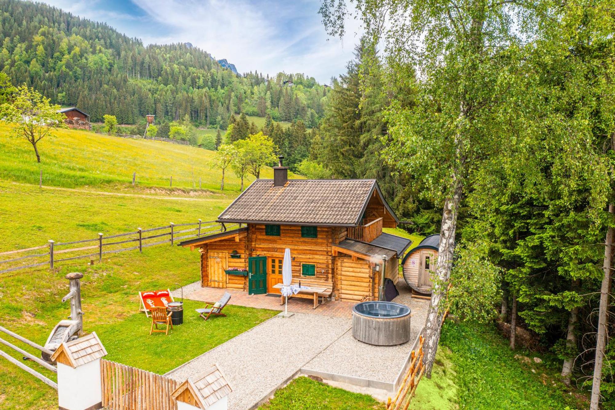 Almfrieden Villa Werfen Bagian luar foto